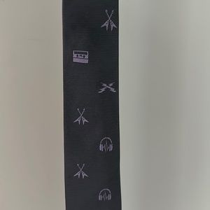 Men’s/boys tie for the music lover